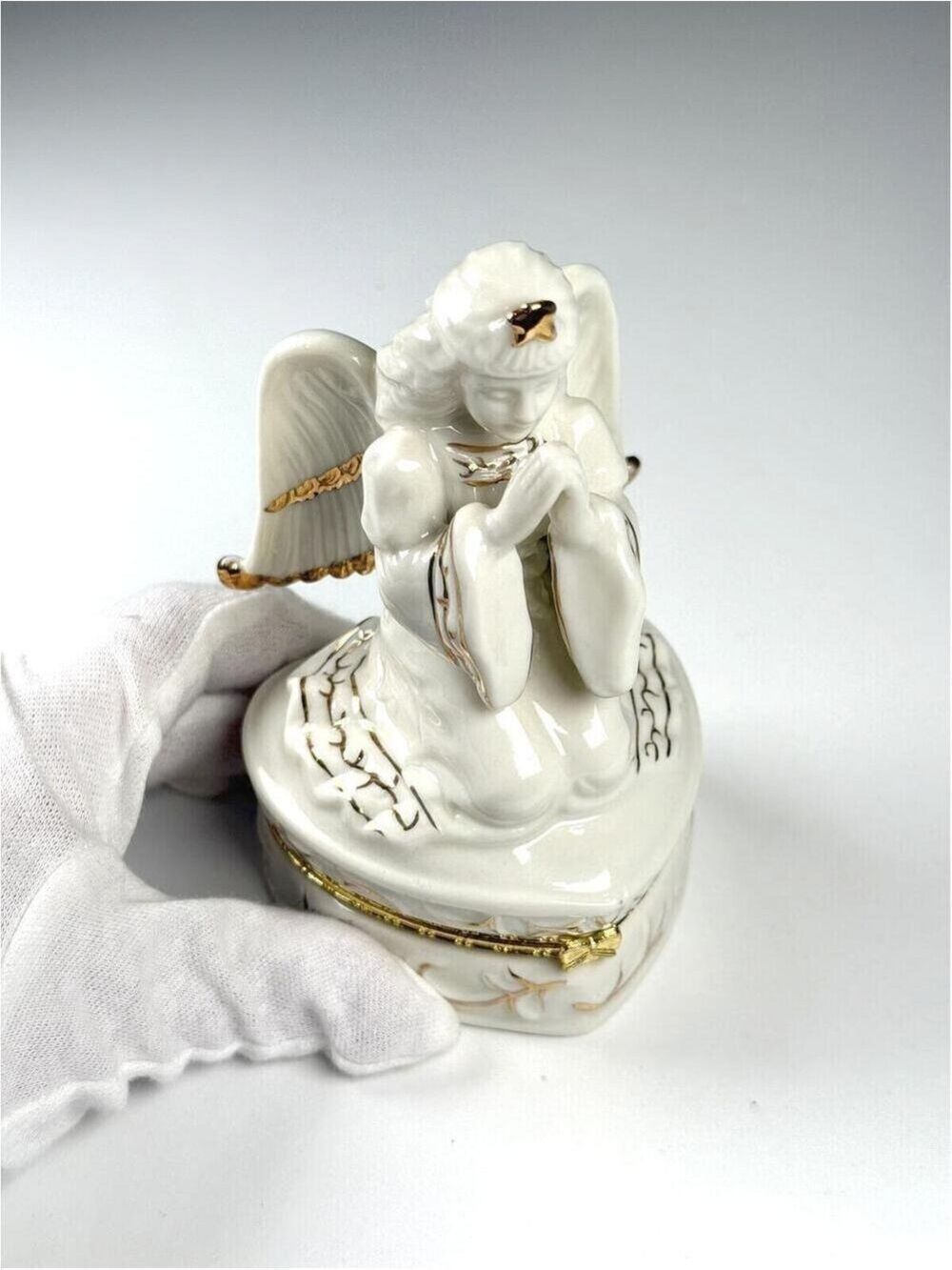 Vintage Porcelain Praying Angel Heart Shaped Hinged Trinket Box White & Gold